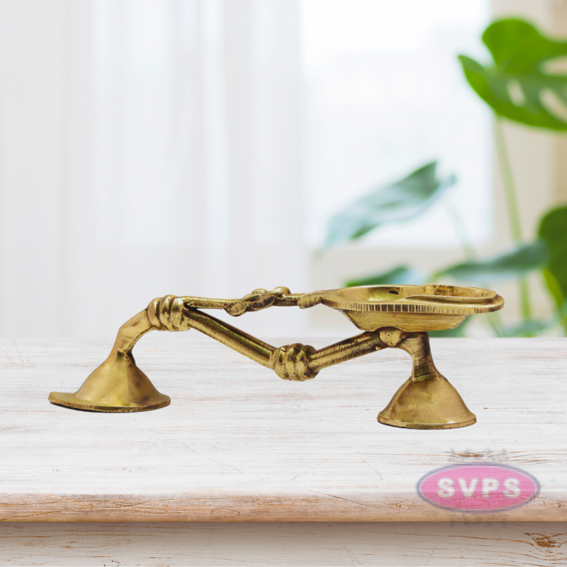 Brass Aarti Diya With Handle / 6 inches