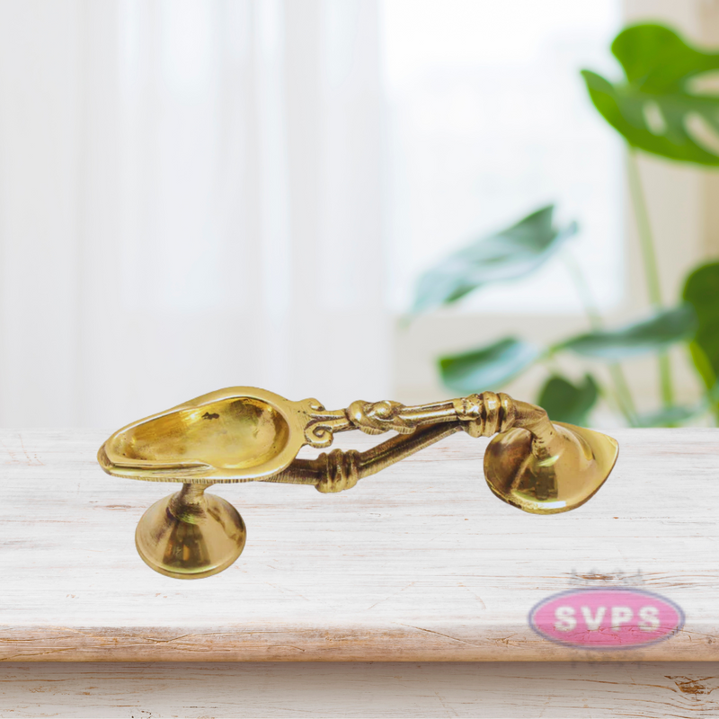 Brass Aarti Diya With Handle / 6 inches