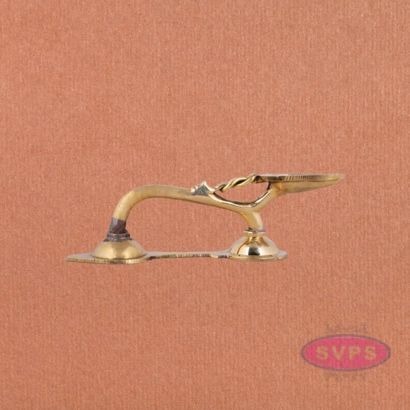 Traditional Brass Kodi Vilakku / Oil Lamp