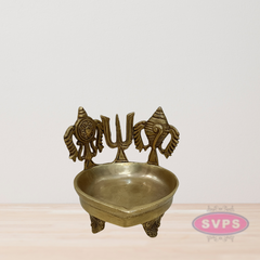 Brass Tiruman Shankh Chakra Lamp For Puja
