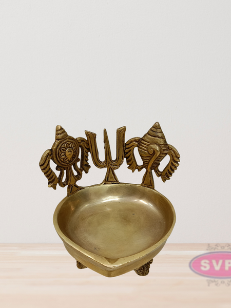 Brass Tiruman Shankh Chakra Lamp For Puja