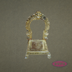 Handcrafted Brass Prabhavali Arch Peetam – Traditional Temple Style Deity Frame