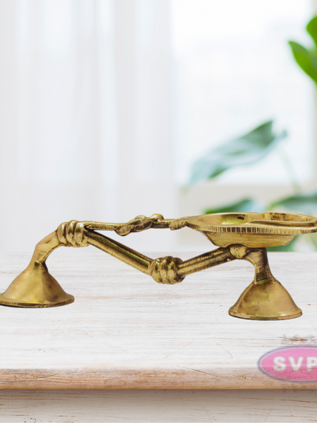 Brass Aarti Diya With Handle / 6 inches