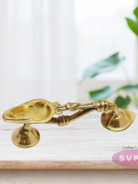 Brass Aarti Diya With Handle / 6 inches