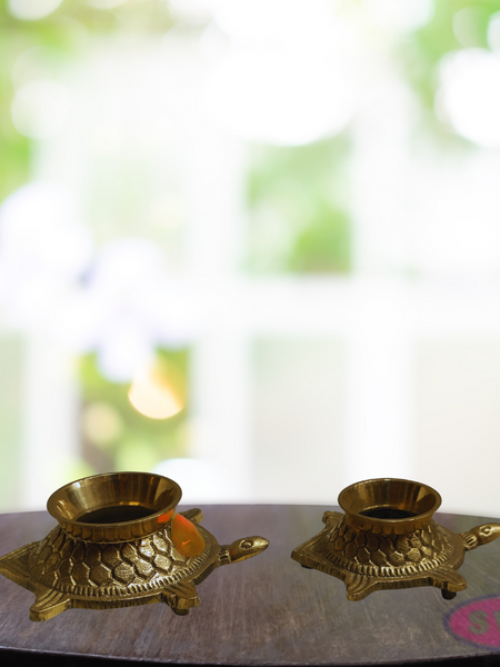 Brass Shankh Stand Tortoise Design / Home Vastu Pooja