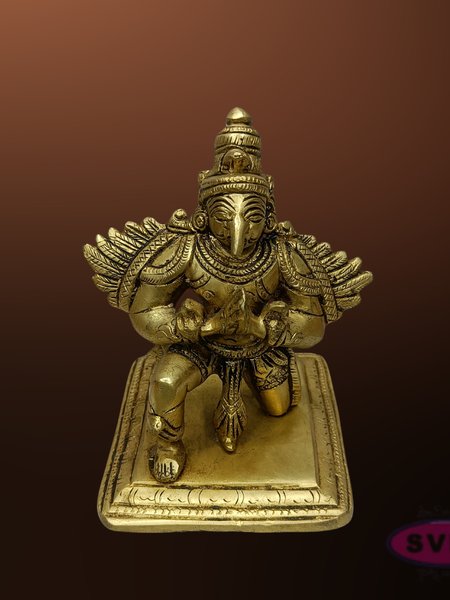 Brass Garuda Idol in Anjali Mudra – Traditional Vishnu Vahana Statue