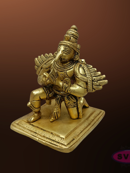 Brass Garuda Idol in Anjali Mudra – Traditional Vishnu Vahana Statue