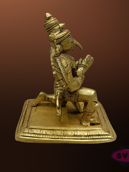 Brass Garuda Idol in Anjali Mudra – Traditional Vishnu Vahana Statue