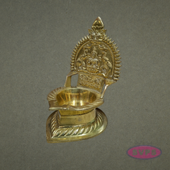 Brass Gaja Lakshmi Deepam – Traditional Pooja Oil Lamp