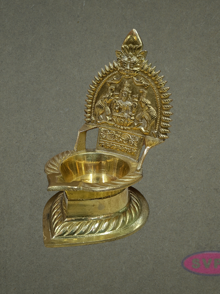 Brass Gaja Lakshmi Deepam – Traditional Pooja Oil Lamp