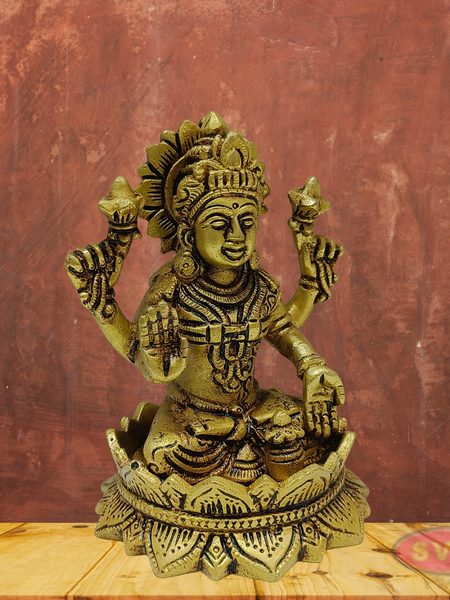 Brass Goddess Lakshmi Idol – Antique Finish Lakshmi Statue for Pooja & Home Décor
