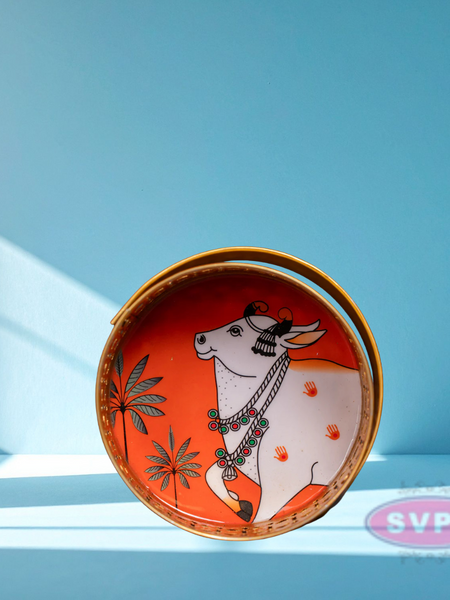 Metal Round Shape Cow Tray With Handle