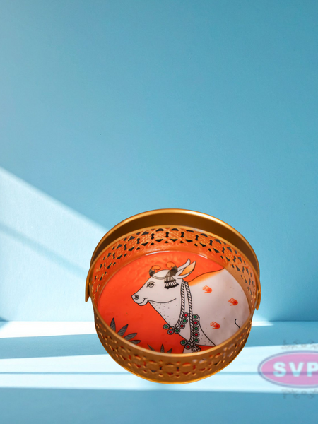 Metal Round Shape Cow Tray With Handle