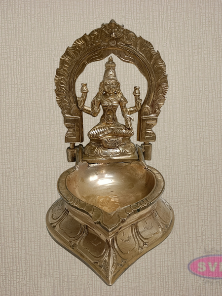 Panchalogha Lakshmi Vilakku – Traditional Goddess Lakshmi Lamp for Pooja