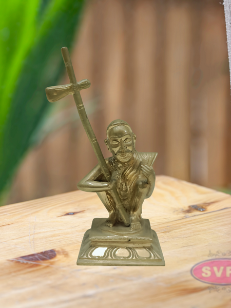 Panchalogam Kanchi Maha Periyava Statue