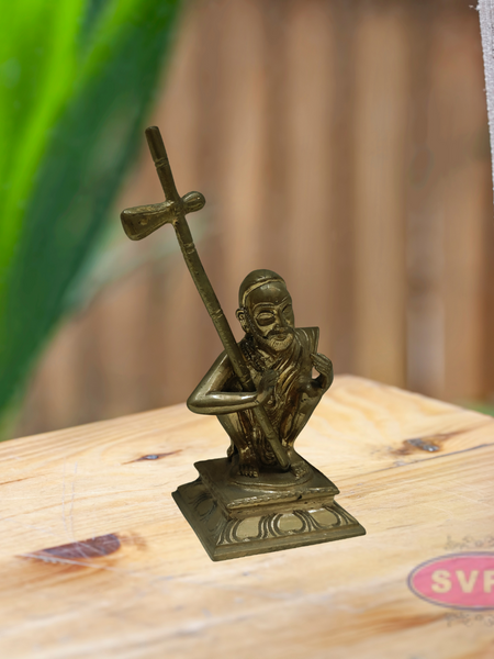 Panchalogam Kanchi Maha Periyava Statue
