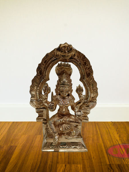 Panchaloham Karu Mariamman With Arch / 6 Inches