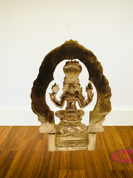 Panchaloham Karu Mariamman With Arch / 6 Inches
