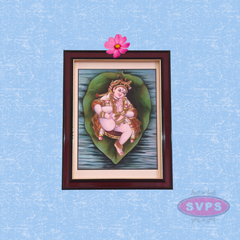 Pipal Leaf / Alilai Floating Krishna Photo Frame