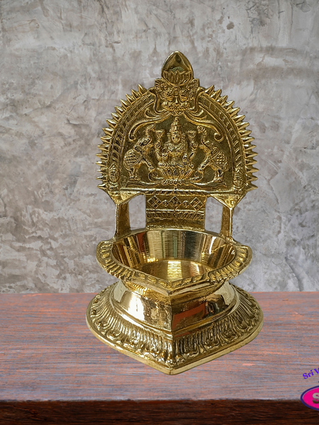 Brass Gajalakshmi Vilakku – Traditional Lakshmi Deepam for Pooja & Home Temple