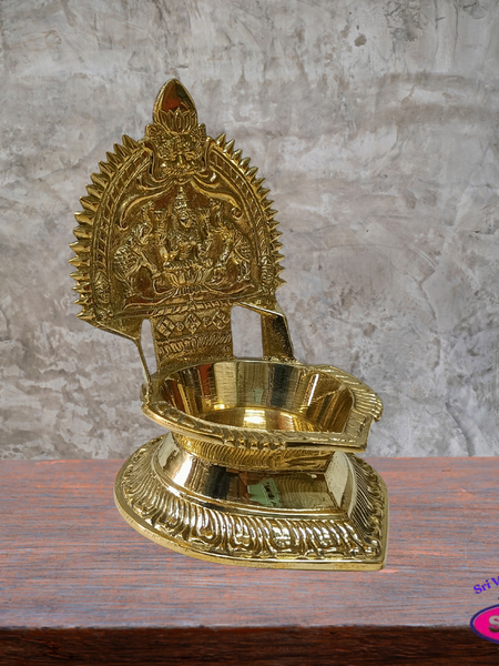 Brass Gajalakshmi Vilakku – Traditional Lakshmi Deepam for Pooja & Home Temple
