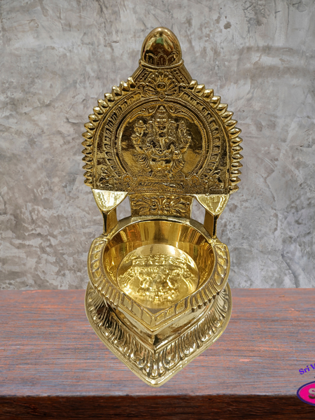 Brass Ganesha Vilakku – Traditional Vinayagar Oil Lamp for Pooja