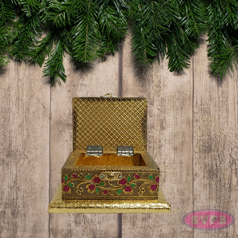Gold Finish Floral Embossed Metal Trinket Box – Elegant Jewelry Organizer