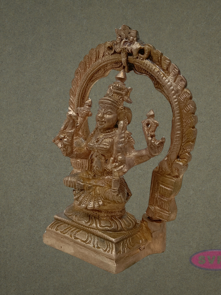 Panchalogam Kamatchi Amman Statue With Arch