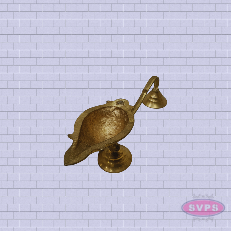 Handcrafted Brass Arathi Deepam – Antique Style Pooja Lamp