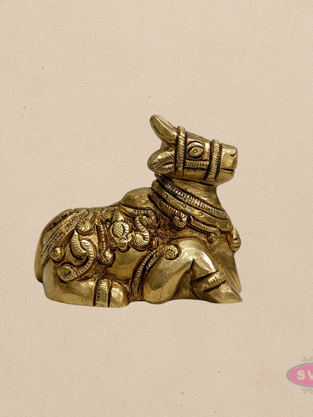 Antique Finish Brass Nandi Sculpture – Sacred Temple Décor