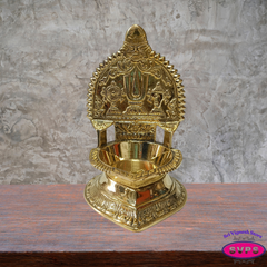 Brass Vadakalai Thiruman Vilakku – Traditional Perumal Pooja Oil Lamp