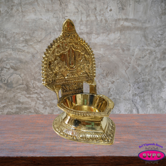 Brass Vadakalai Thiruman Vilakku – Traditional Perumal Pooja Oil Lamp