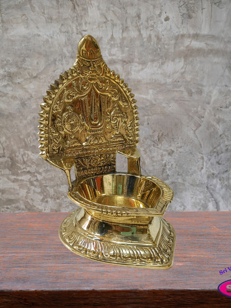 Brass Vadakalai Thiruman Vilakku – Traditional Perumal Pooja Oil Lamp