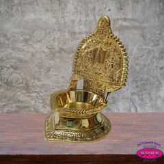 Brass Vadakalai Thiruman Vilakku – Traditional Perumal Pooja Oil Lamp