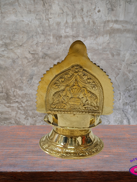 Brass Vadakalai Thiruman Vilakku – Traditional Perumal Pooja Oil Lamp