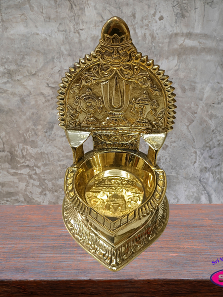 Brass Vadakalai Thiruman Vilakku – Traditional Perumal Pooja Oil Lamp