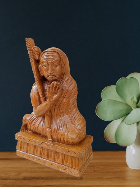 Handmade Jackfruit Wood Kanchi Periyava Statue – Tamil Nadu Saint Idol for Pooja & Décor
